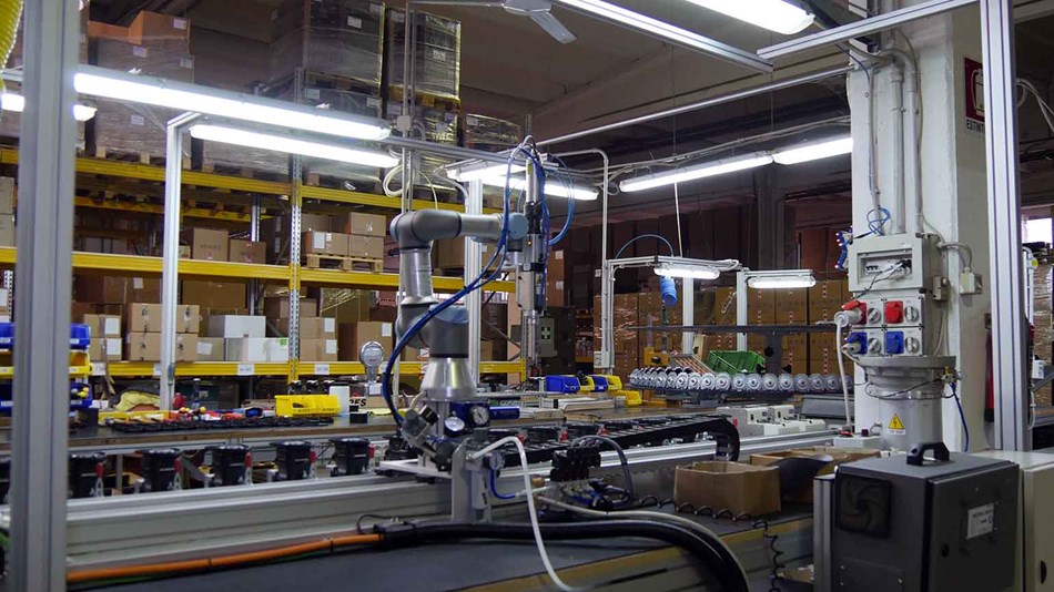 ur3_assembly_line_increase_efficiency_and_productivity_collaborative_robots.jpg