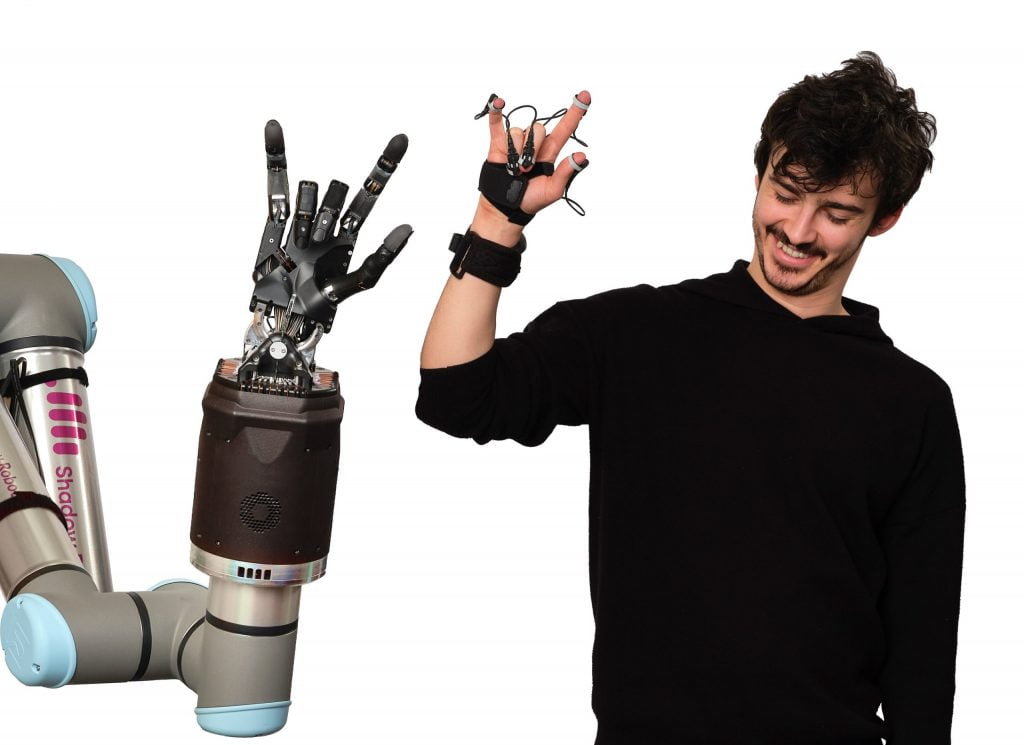 Teleoperation-Shadow-Glove-unimanual-4-scaled-e1660811614939-1024x745.jpg