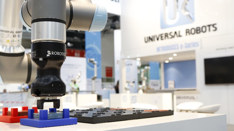 Benefits-of-Using-a-Parallel-Robot-Gripper.jpg